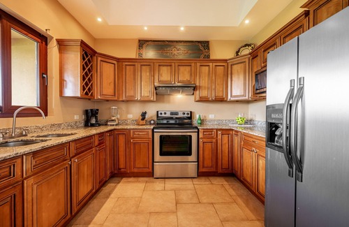 Tronadora House | Stunning Lake View Duplex with a Hot tub, WIFI, & Dog Friendly