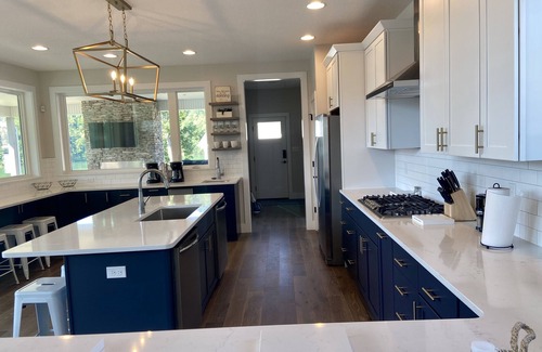 Hidden Springs House | Stunning Lake Views Luxury -Short walk to Covered Dock