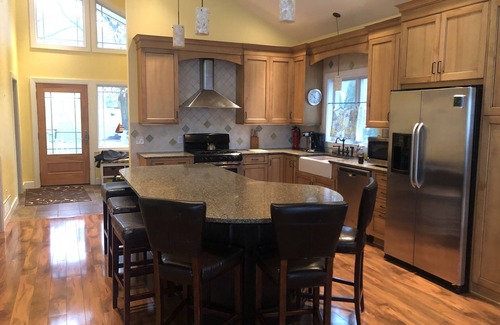 Penn Yan House | Stunning Lakefront Family Friendly getaway