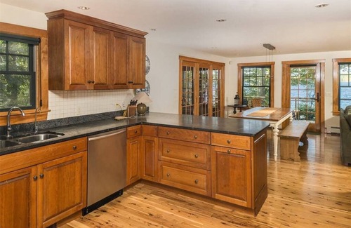Oxford House | Stunning Lakefront Luxury Compound on Pristine Thompson Lake