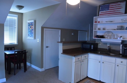 Gilbert Apartment | Stunning Lakefront Sanctuary: Your Perfect Getaway