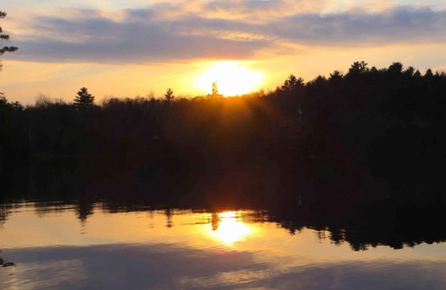 Val-des-Monts House | Stunning Lakeside Winter Wonderland Retreat only 35 min. from Ottawa