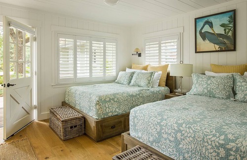 Soda Bay Resort | Stunning Lakeside Resort w/ Six Individual, Fully Stocked Cottages, Sleeps 32