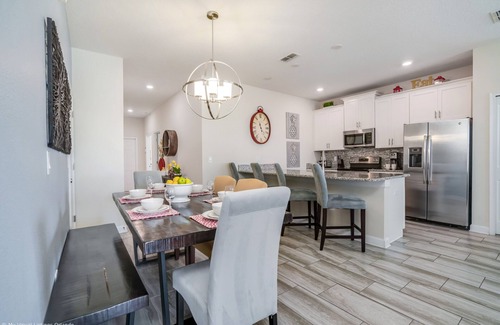 Kissimmee Cottage | Stunning Lakeview Townhome w/Private Pool!