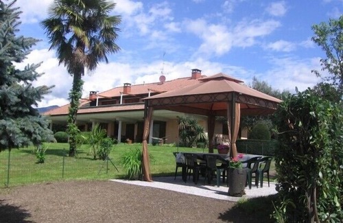 Pettenasco Apartment | STUNNING LARGE APARTMENT WITH VIEW, GARDEN AND DIRECT ACCESS TO LAKE ORTA