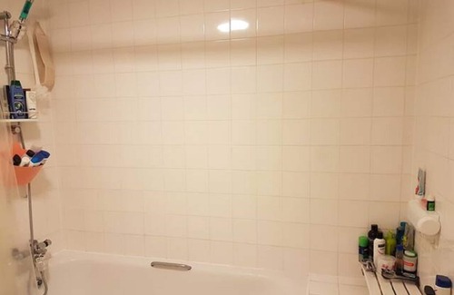 Canons Apartment | Stunning Large Room at Canons Park In a Clean Modern 2 Bedroom Flat.