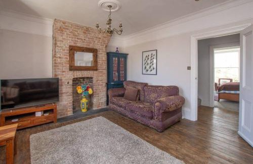 Deal House | Stunning large Victorian Maisonette with sea view