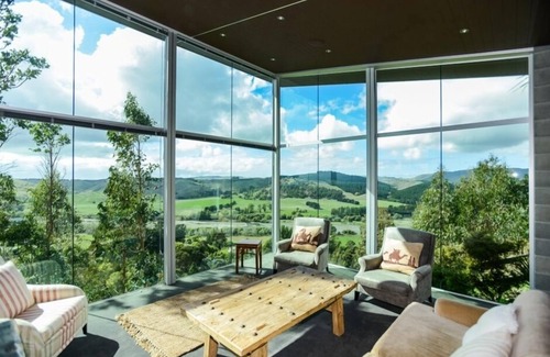 Havelock North House | Stunning location, modern luxury cottage