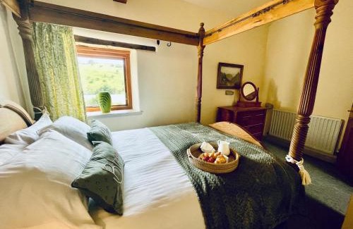 Longnor House | Stunning location for 4 with Pets Log fire Pass the Keys
