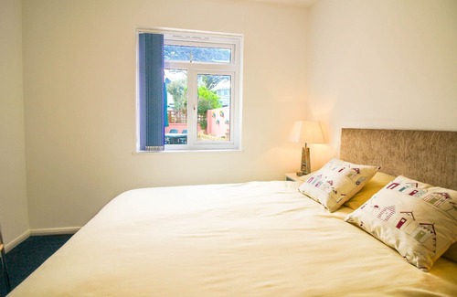 Holywell Apartment | Stunning location, right next to the beach