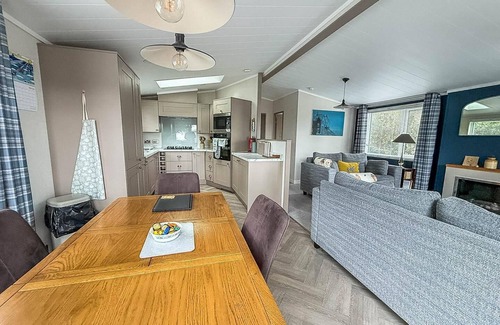 Corton Cabin | Stunning lodge with large decking at Azure Seas in Suffolk ref 32109OG