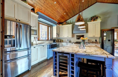 Eagle Lake Cottage | Stunning Log Cabin