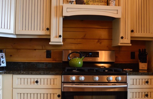 Cheboygan House | Stunning Log Home Plus Guest Cottage With Sandy Beach!