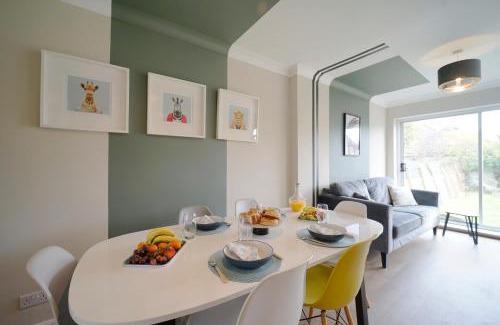 Chapeltown House | Stunning luxury 3 bed house with garden in North Leeds