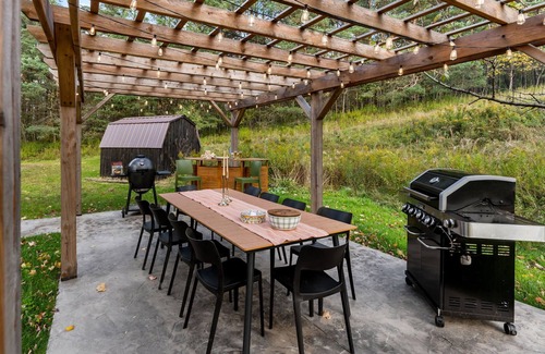 Ellicottville Ski Chalet | 🔥Stunning Luxury EVL Retreat l A True Private Oasis🔥