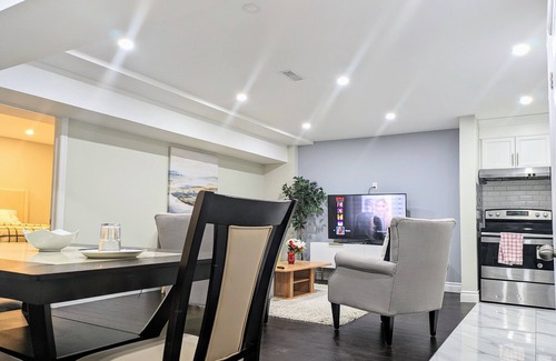 Brampton Apartment | Stunning luxury Furnished 2Bedroom and 2Washroom private Basement Apartment