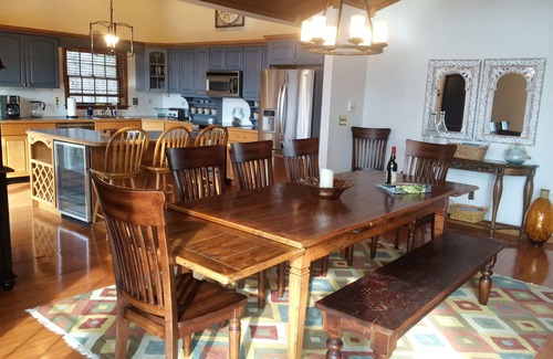 Locust Lake Village House | Stunning Luxury LAKEFRONT – Hot Tub, Dock, Sunsets, Sauna – Minutes to Skiing