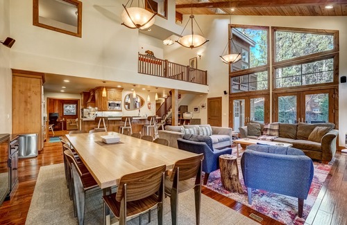 Y Area House | Stunning luxury getaway w/hot tub, fire pit, huge backyard & walk to food/bars
