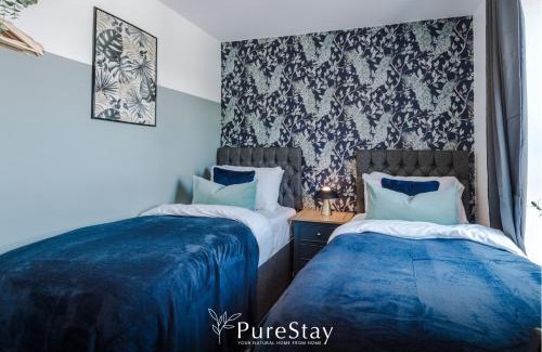 Failsworth House | Stunning Manchester House by PureStay - 8 beds with Free Parking