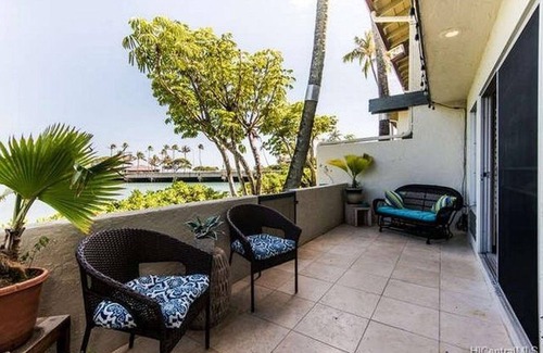 Portlock House | Stunning Marina Townhome with Ocean and Mountain Views