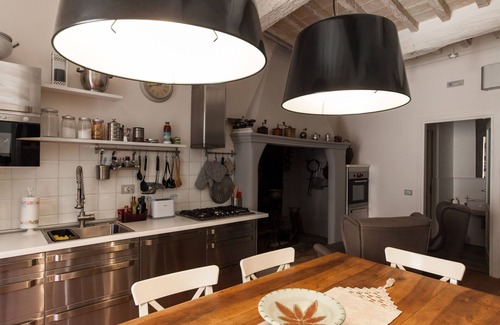 Compignano House | Stunning medieval vllage townhouse close to Perugia