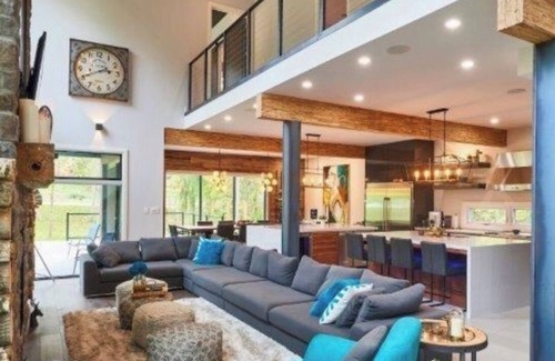 The Blue Mountains Ski Chalet | Stunning modern chalet minutes from Blue Mntn Resort and Lake