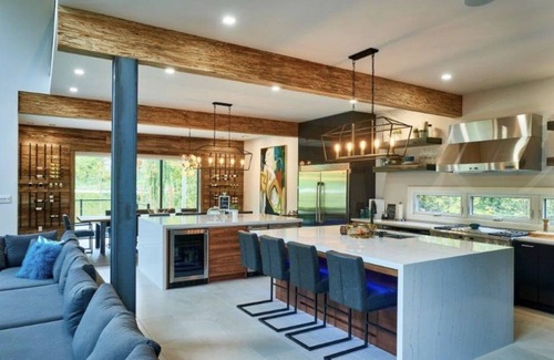 The Blue Mountains Ski Chalet | Stunning modern chalet minutes from Blue Mntn Resort and Lake