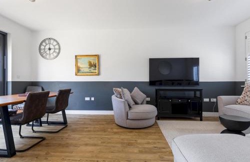 Heworth House | Stunning Modern Eco Property in York with Parking Pass the Keys