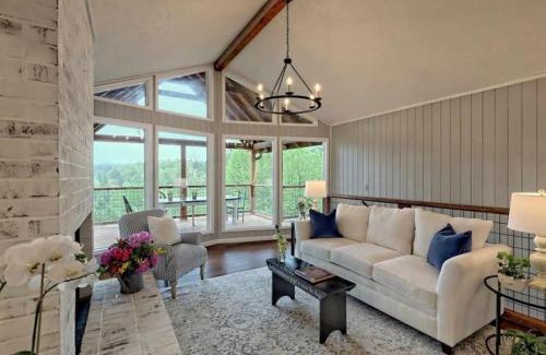 Cullowhee House | Stunning Modern Rustic Lake Retreat PRVT BOAT SLIP