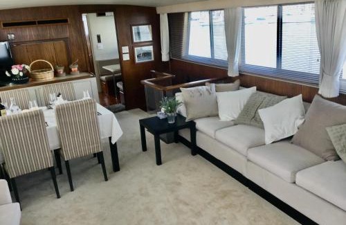 Limni Boat Rental | Stunning Motor Yacht in Corfu
