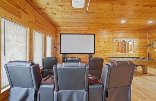 Hemlock Hills House | Stunning Mountain Cabin w Hot tub