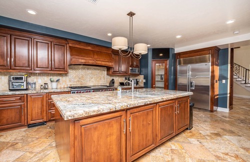 Escondido House | Stunning Mountain Top Resort w/Views: Pool/Hot Tub & Pool Table