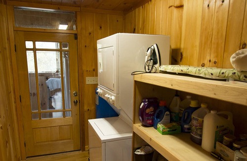 Robbinsville Cabin | Stunning Mountain Views, Fire Pit, Fireplaces, Perfect for Large Groups