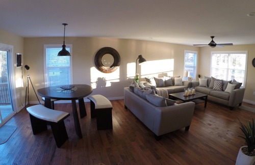 Alexander House | Stunning Mountain Views & Minutes to Downtown! Check out the Reviews