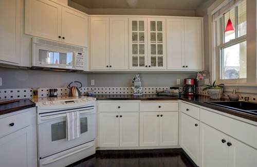 Sisters House | Stunning Mountain View Home In Sisters! Walk to town!