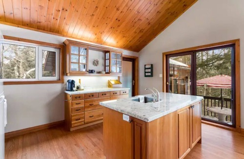Windermere Cottage | Stunning Muskoka Waterfront Cottage on 3 Mile Lake!