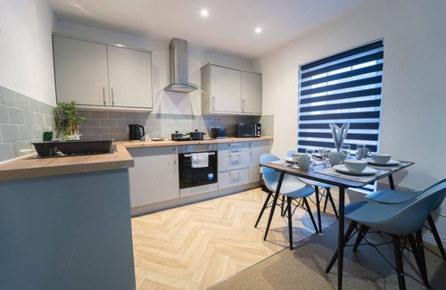 Wigan Apartment | Stunning New Apartment | Wigan Town Centre | 5mins walk to Train and Bus Station