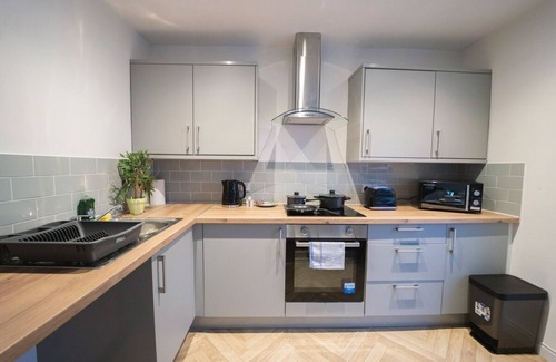 Wigan Apartment | Stunning New Apartment | Wigan Town Centre | 5mins walk to Train and Bus Station