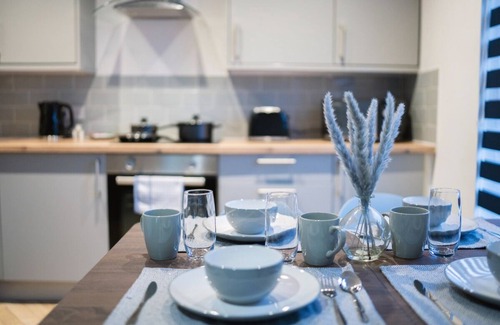 Wigan Apartment | Stunning New Apartment | Wigan Town Centre | 5mins walk to Train and Bus Station