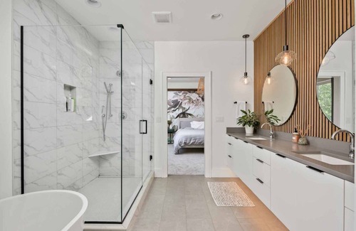 Rock Creek House | Stunning New Build w/ Huge Deck Overlooking Greenspace, Hot Tub, Pet Friendly, & Chef's Kitchen, BBQ