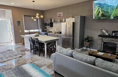 Mojave Desert Apartment | Stunning New House by Death Valley, Amazing Views!