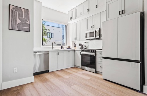 Fort Worth House | Stunning New Modern Magnolia Townhome- 2 bedrooms