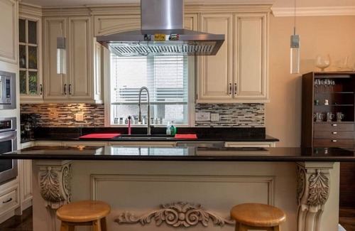 Upper Lonsdale House | Stunning North Shore Family Home - Amazing Views!
