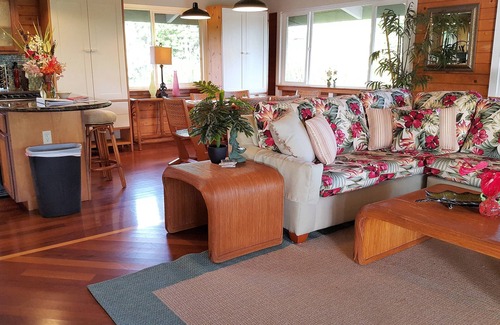Keaau House | Stunning Ocean and Mauna Kea Views