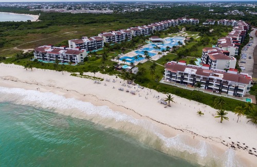 Ejidal Apartment | Stunning Ocean Front By Condo Boutique