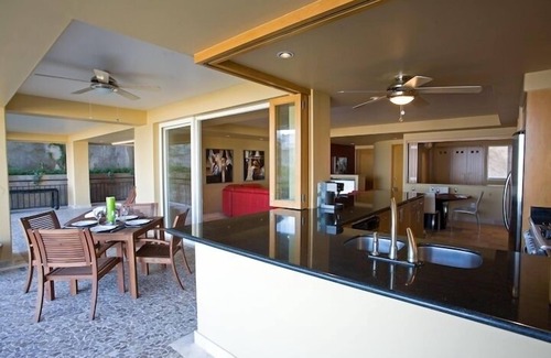 Conchas Chinas Condo | Stunning Ocean View, centrally located, 2200 sq.ft.