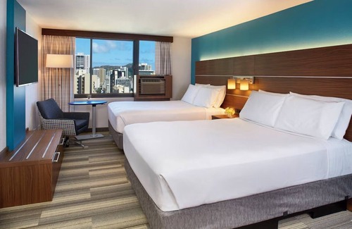 McCully - Moiliili Hotel | Stunning Ocean View Room | Outdoor Pool Access | Holiday Inn Express
