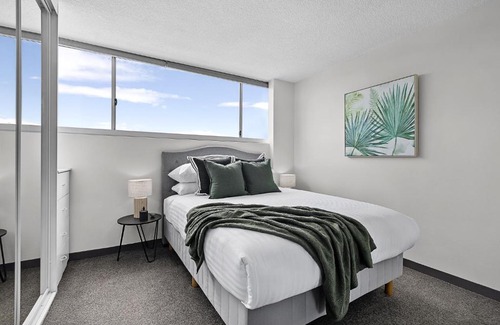 Manly Apartment | Stunning Ocean Views With Manly At Your Doorstep