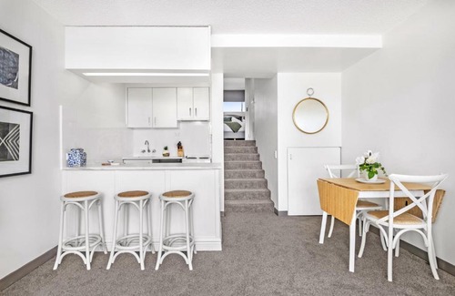 Manly Apartment | Stunning Ocean Views With Manly At Your Doorstep
