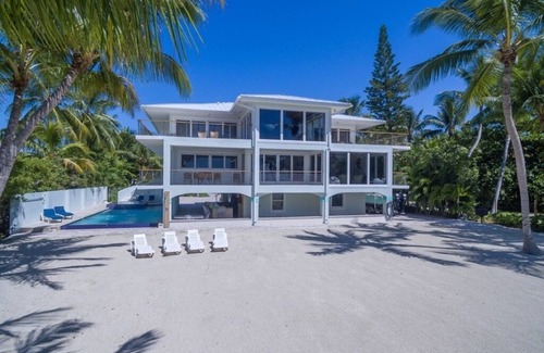 Islamorada House | Stunning Oceanfront Home located in Islamorada Florida